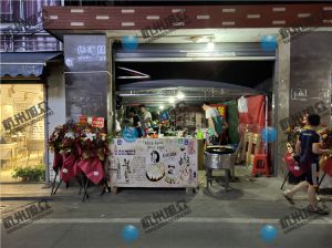 客戶購(gòu)買《XZ-612包子機(jī)》調(diào)試師傅調(diào)不過來，部門經(jīng)理親自上門調(diào)試