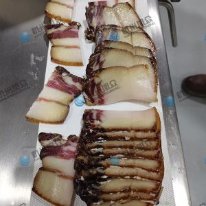 多功能切片機，現(xiàn)場試機切4mm熏肉，效果滿意！
