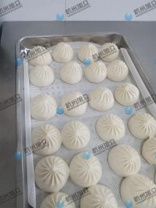 旭眾包子機(jī)上門安裝，現(xiàn)場(chǎng)調(diào)試完成成型效果棒！